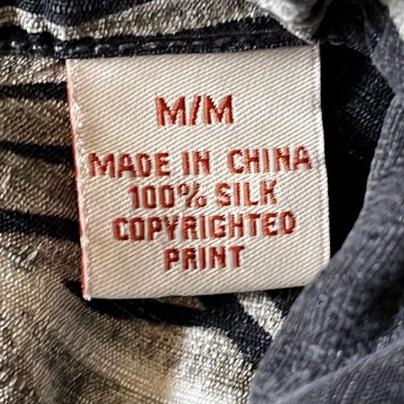 Tommy Bahama Silk Tropical Leafy Pattern Button Up Sz. M - Picture 9 of 9